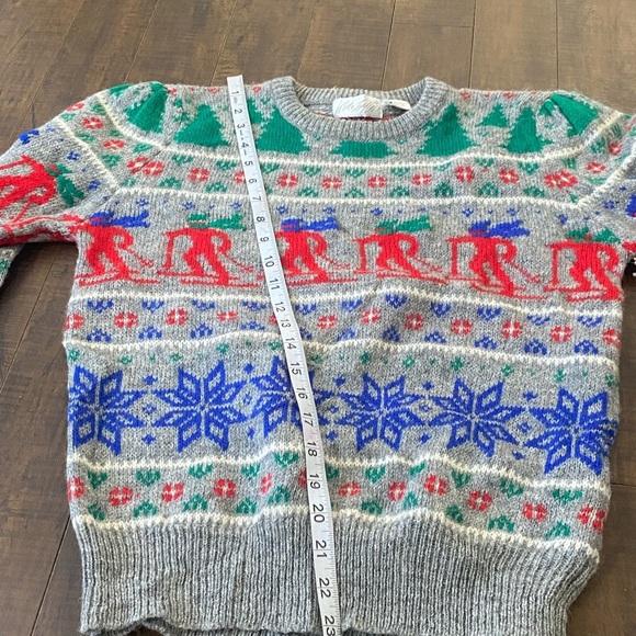 Vintage Lord & Taylor Wool sweater - Picture 8 of 10